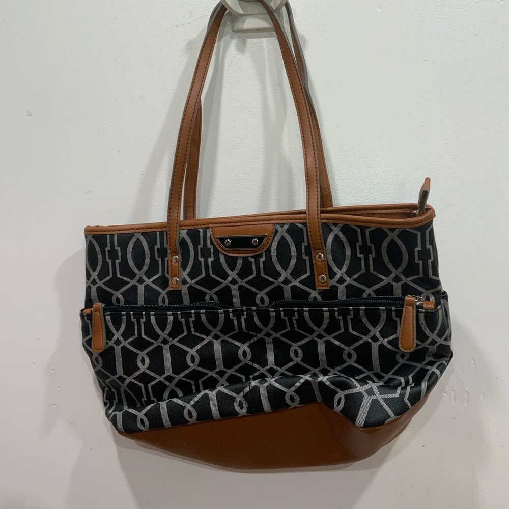 Shoulder purse.   Like new!